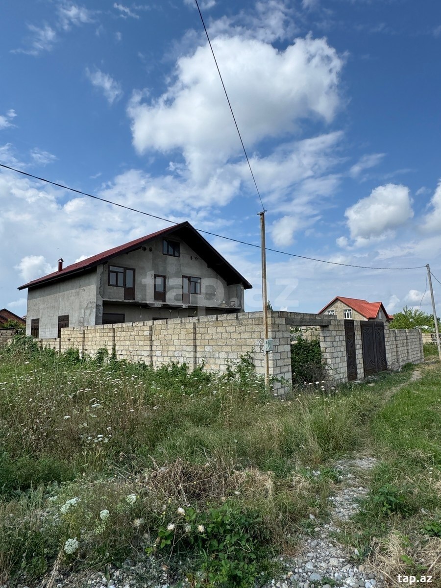Həyət evi, Adil Camalov küç.