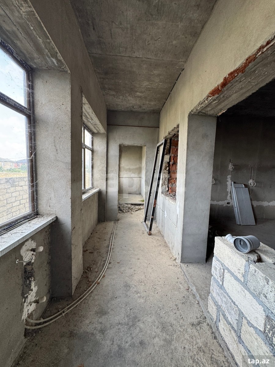 Həyət evi, Adil Camalov küç.