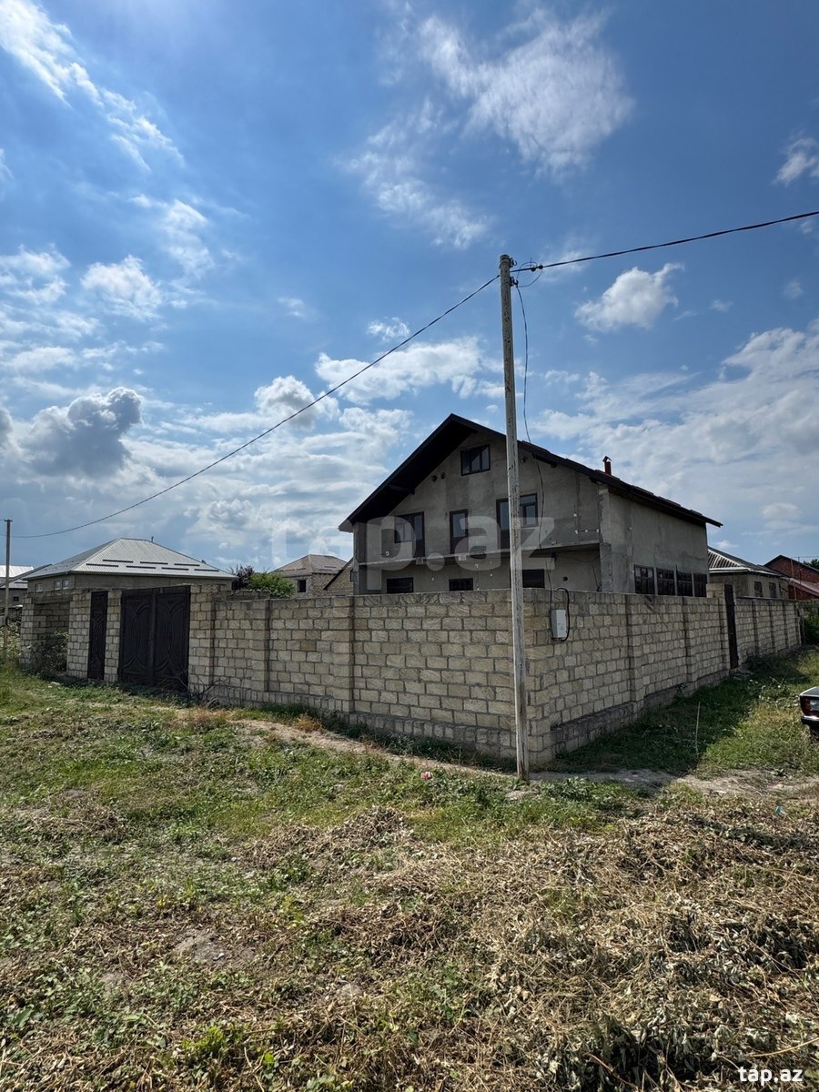 Həyət evi, Adil Camalov küç.