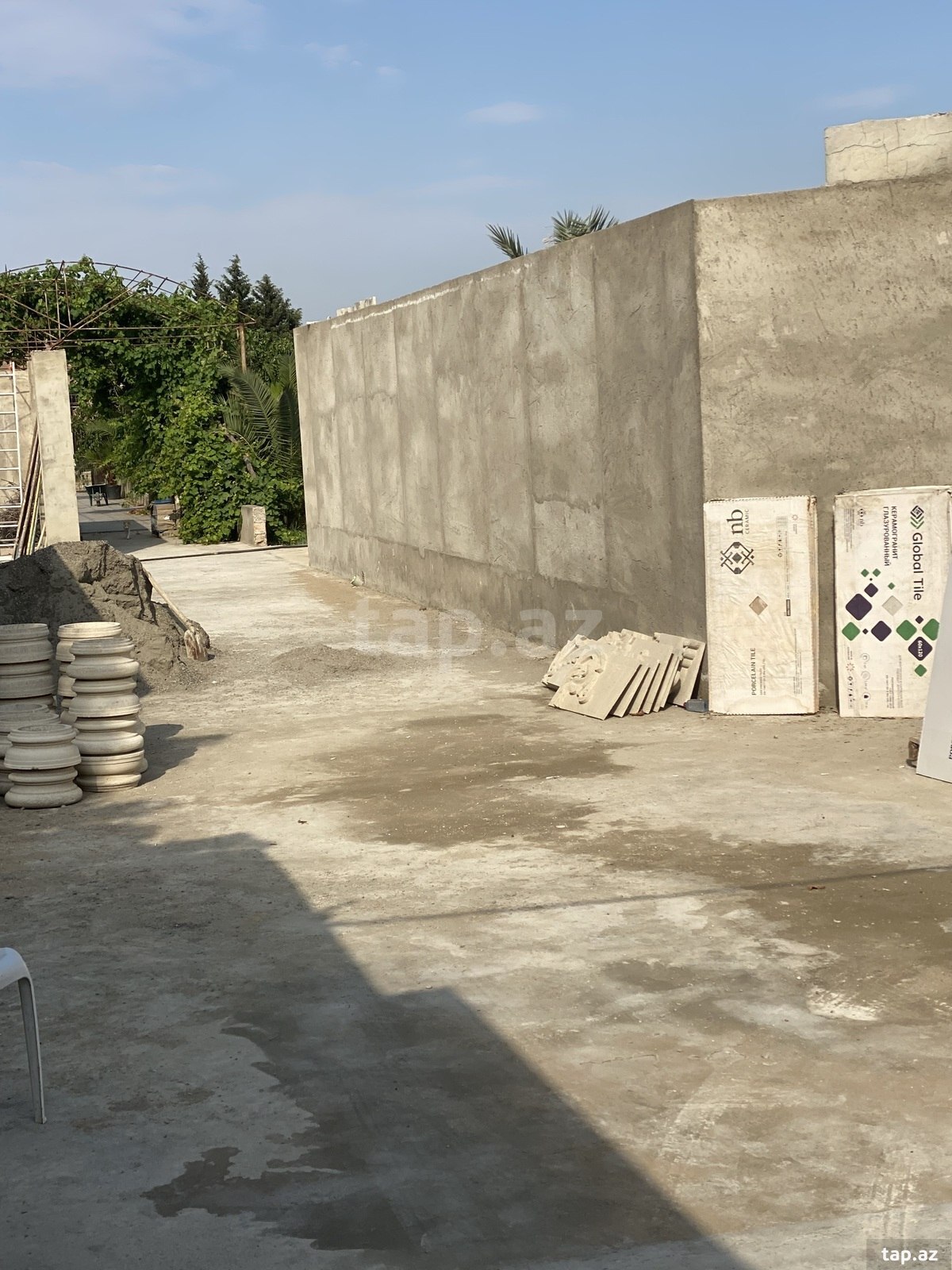 Torpaq satılır, Bakı
