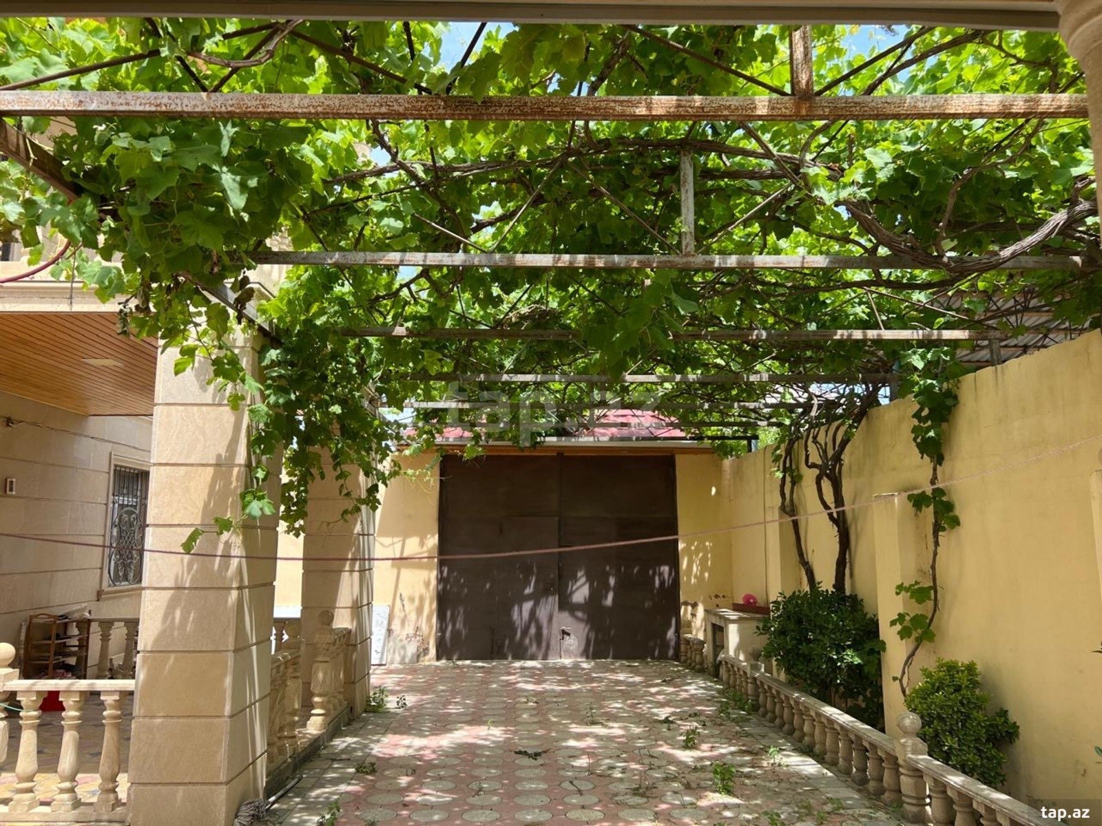 Həyət evi, Saray qəs.