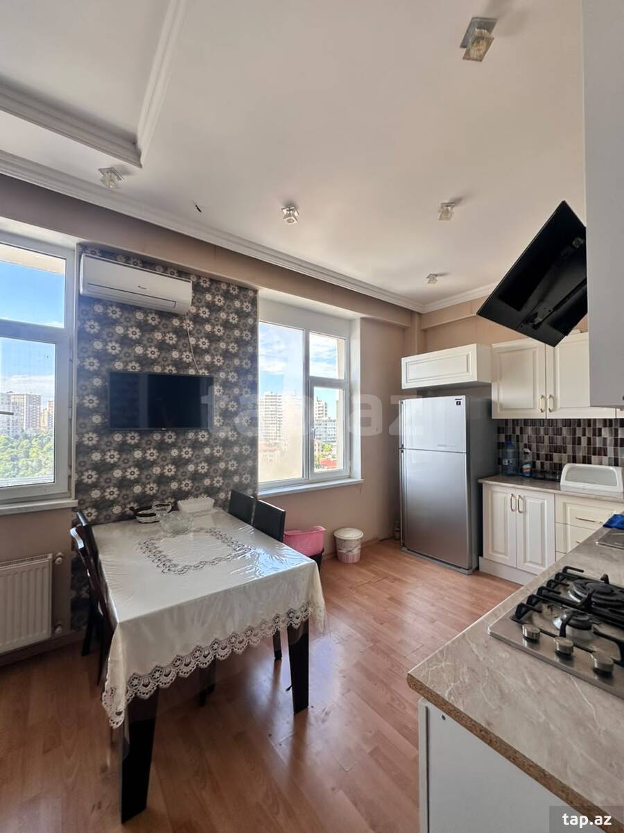 3-otaqlı yeni tikili, Nəcəfqulu Rəfiyev küç., 130 m²