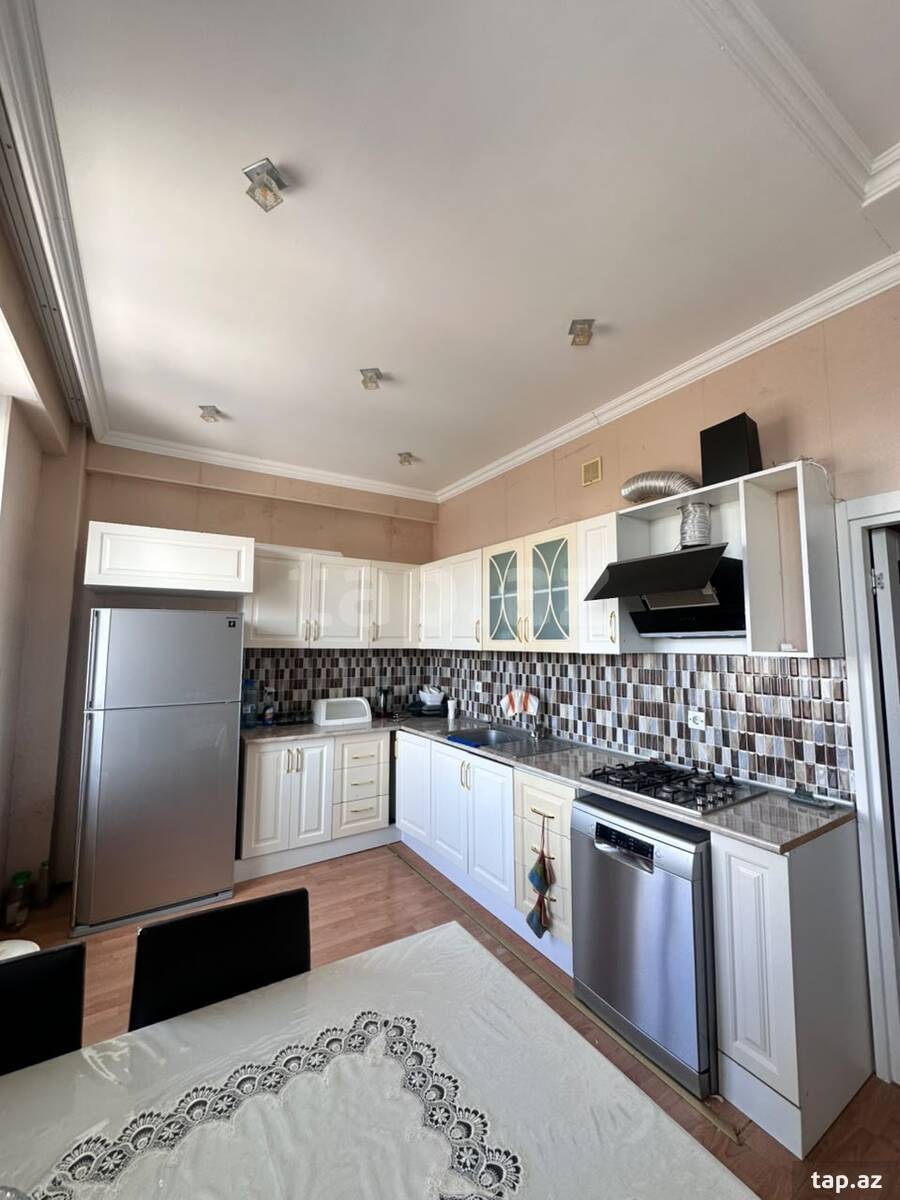 3-otaqlı yeni tikili, Nəcəfqulu Rəfiyev küç., 130 m²