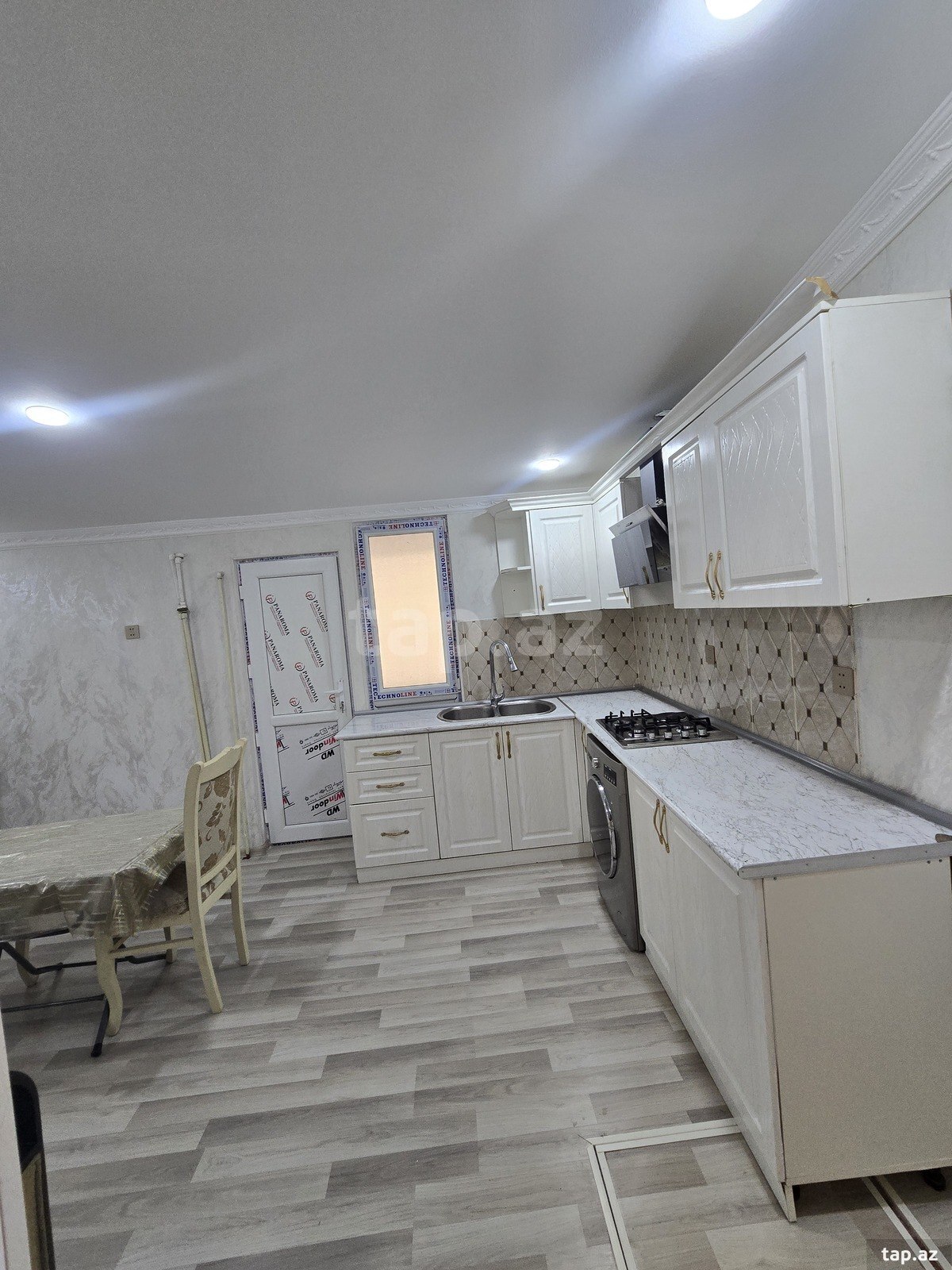 2-otaqlı mənzil kirayə verilir, Gəncə ş., 52 m²
