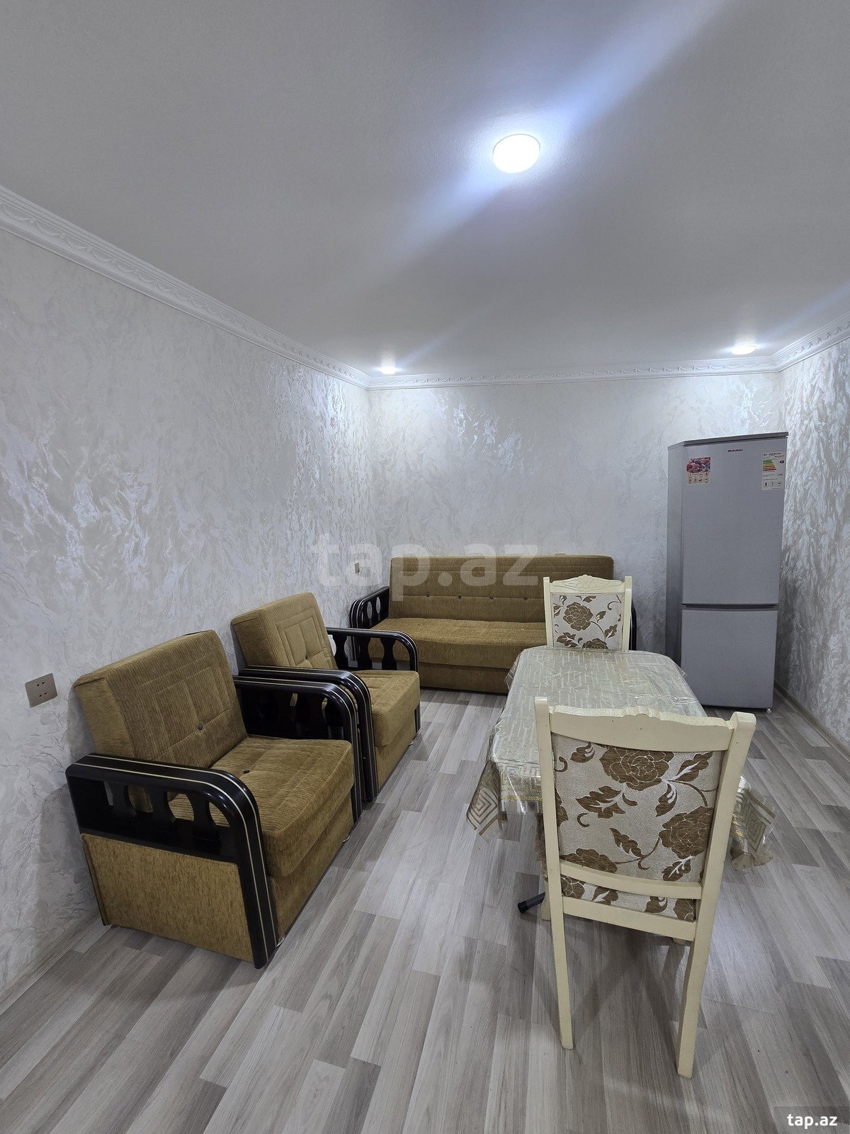 2-otaqlı mənzil kirayə verilir, Gəncə ş., 52 m²