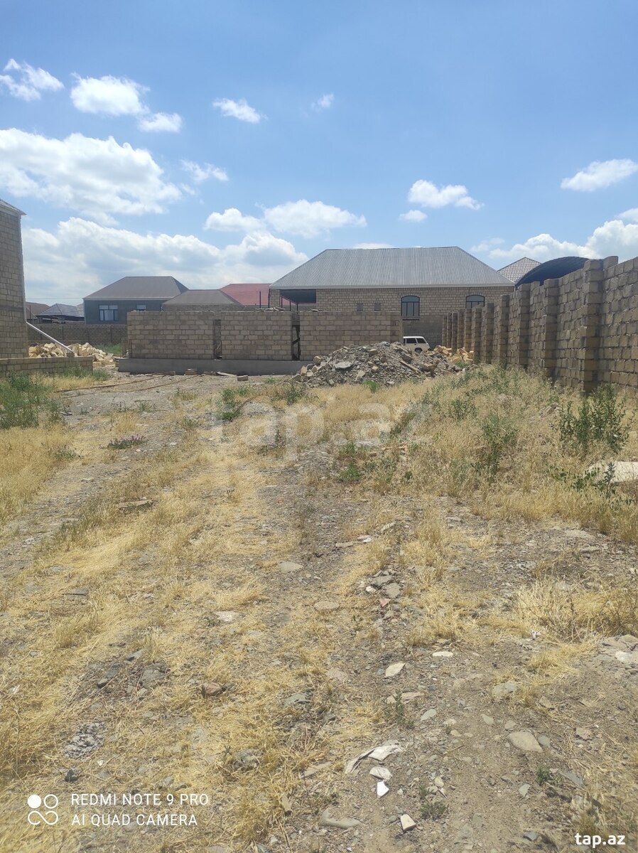 Torpaq satılır, Gəncə