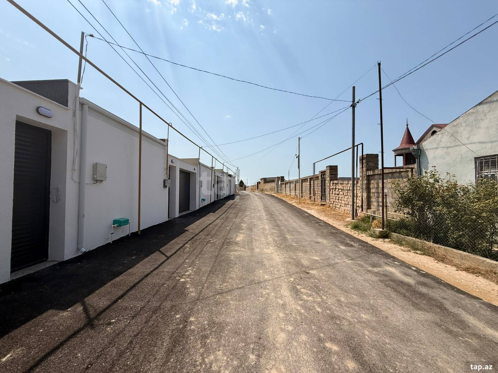 Torpaq satılır, Bakı