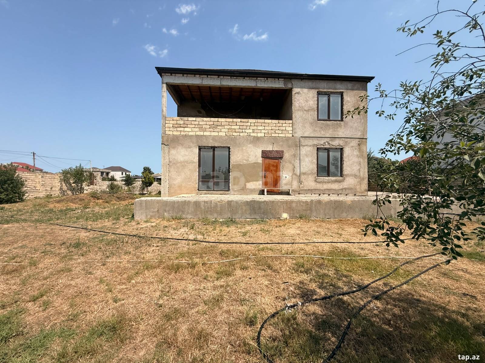 Torpaq satılır, Bakı