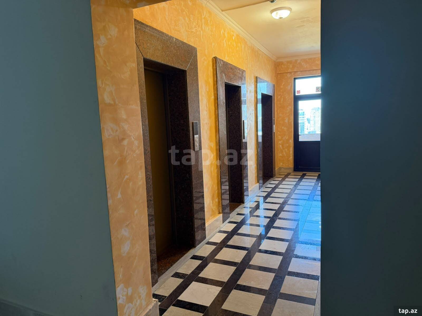 2-otaqlı yeni tikili kirayə verilir, Neftçilər pr., 118 m²