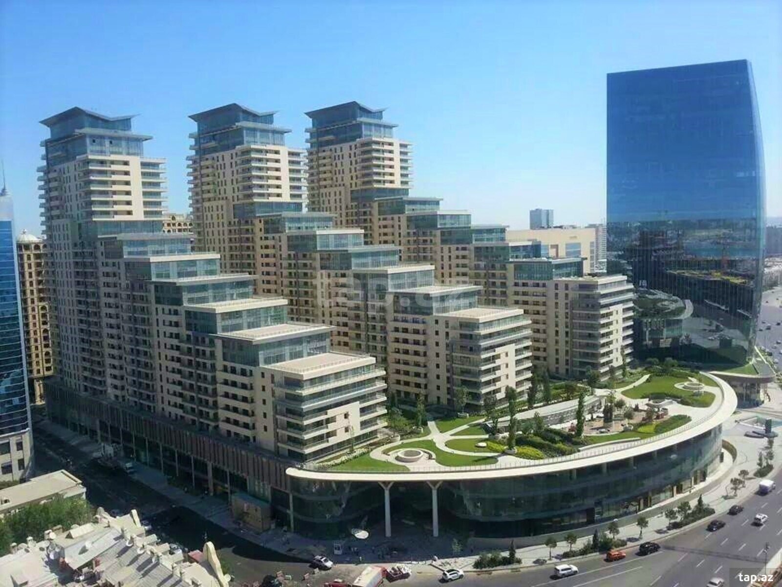 2-otaqlı yeni tikili kirayə verilir, Neftçilər pr., 90 m²