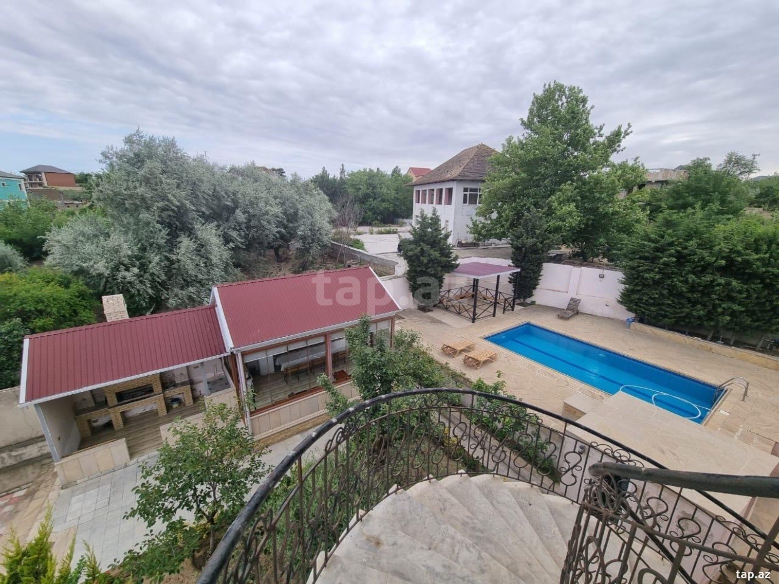 Villa kirayə verilir, Novxanı qəs.