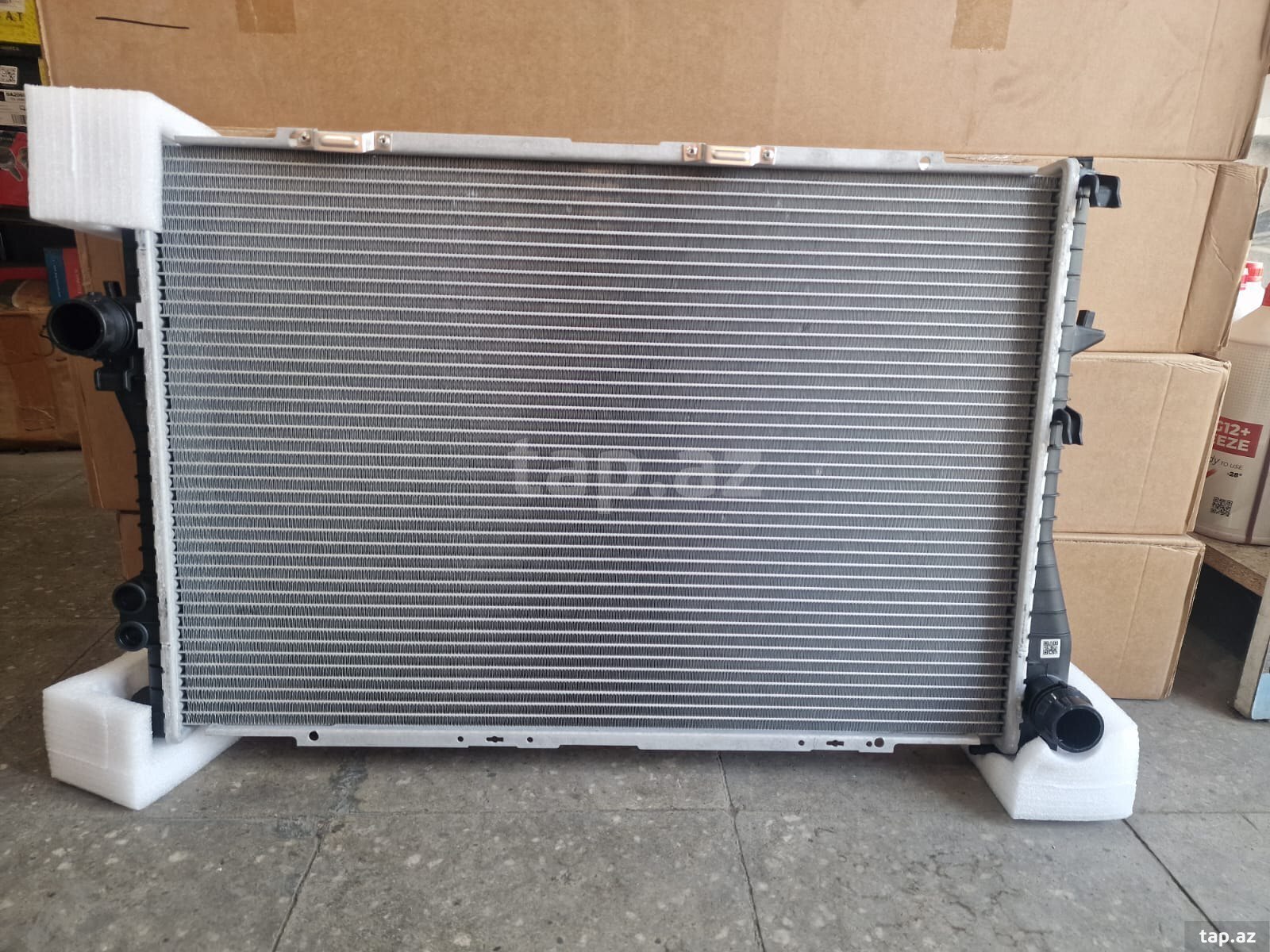 BMW E39 su radiatoru