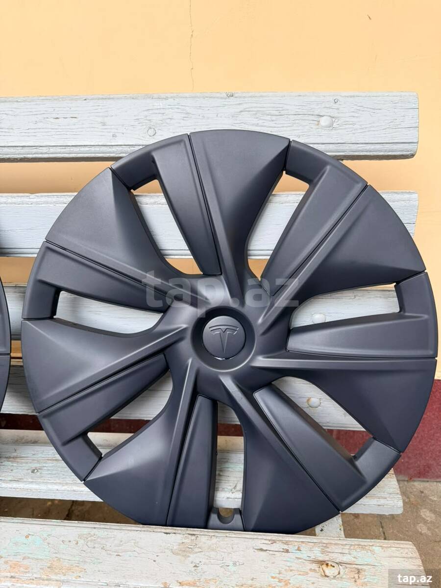 Tesla Y disk qapağı