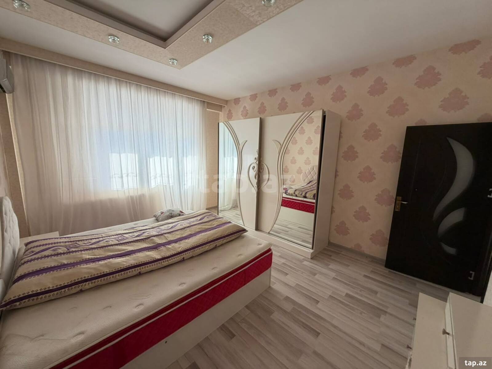 3-otaqlı yeni tikili kirayə verilir, Rövşən Cəfərov küç., 140 m²