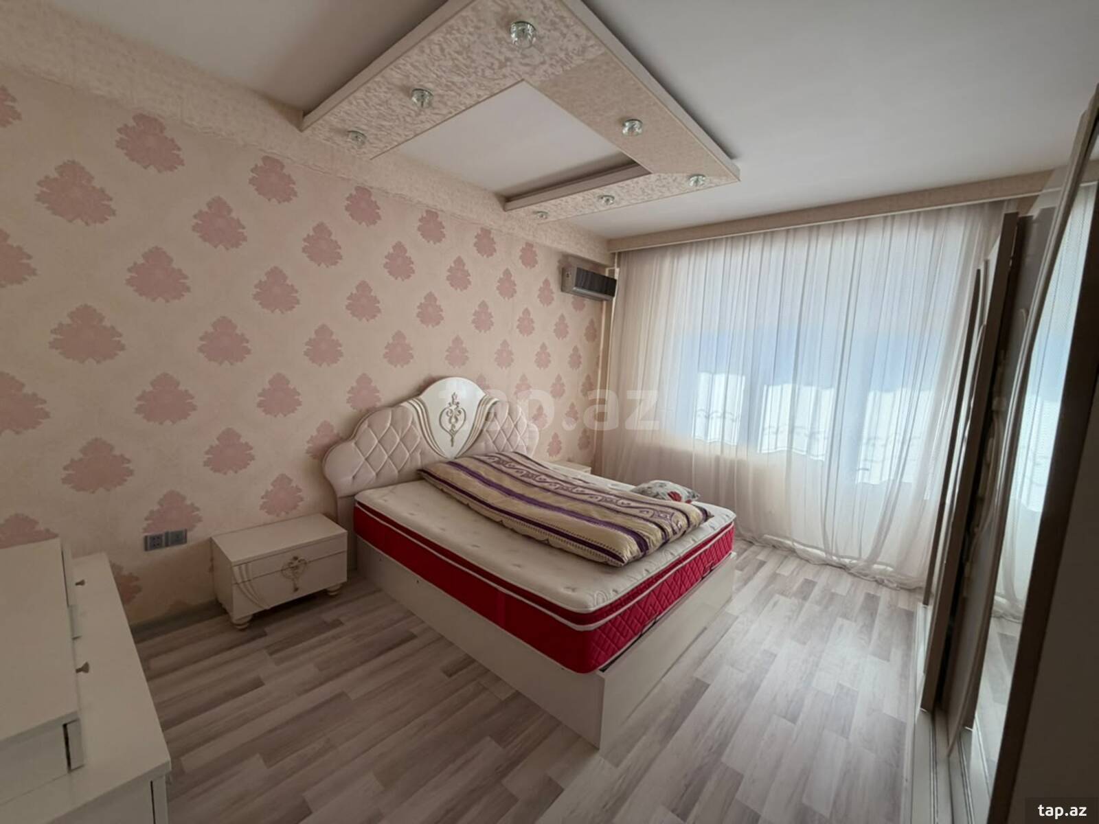 3-otaqlı yeni tikili kirayə verilir, Rövşən Cəfərov küç., 140 m²