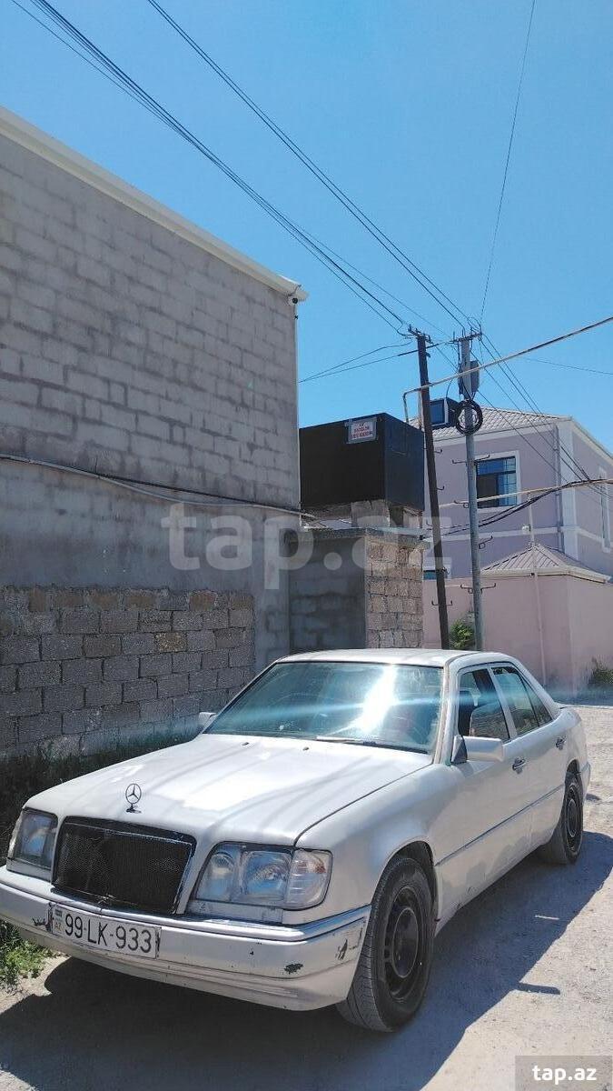 Mercedes E 200, 1992 il