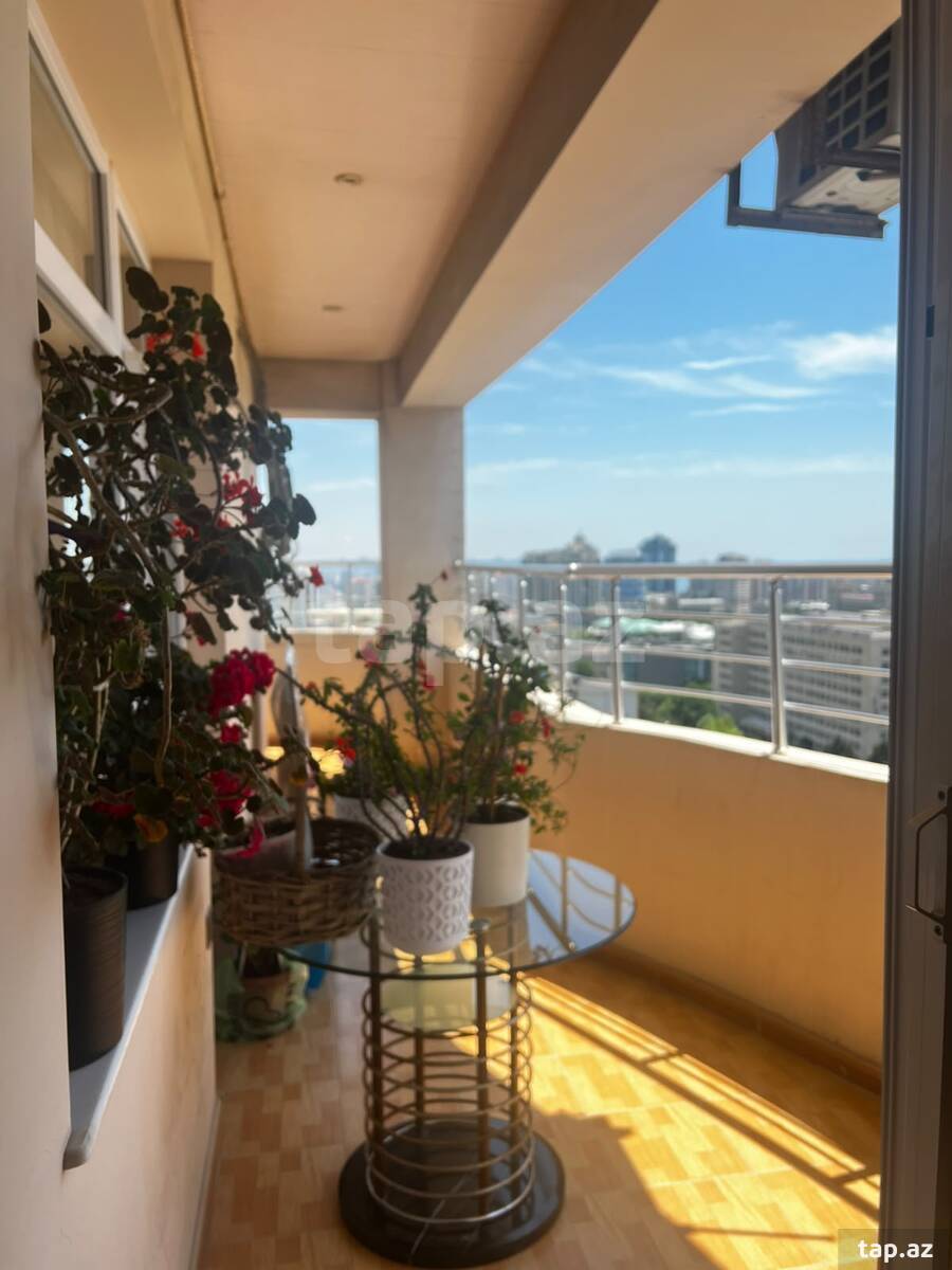 4-otaqlı yeni tikili, Mirəli Seyidov küç., 146 m²