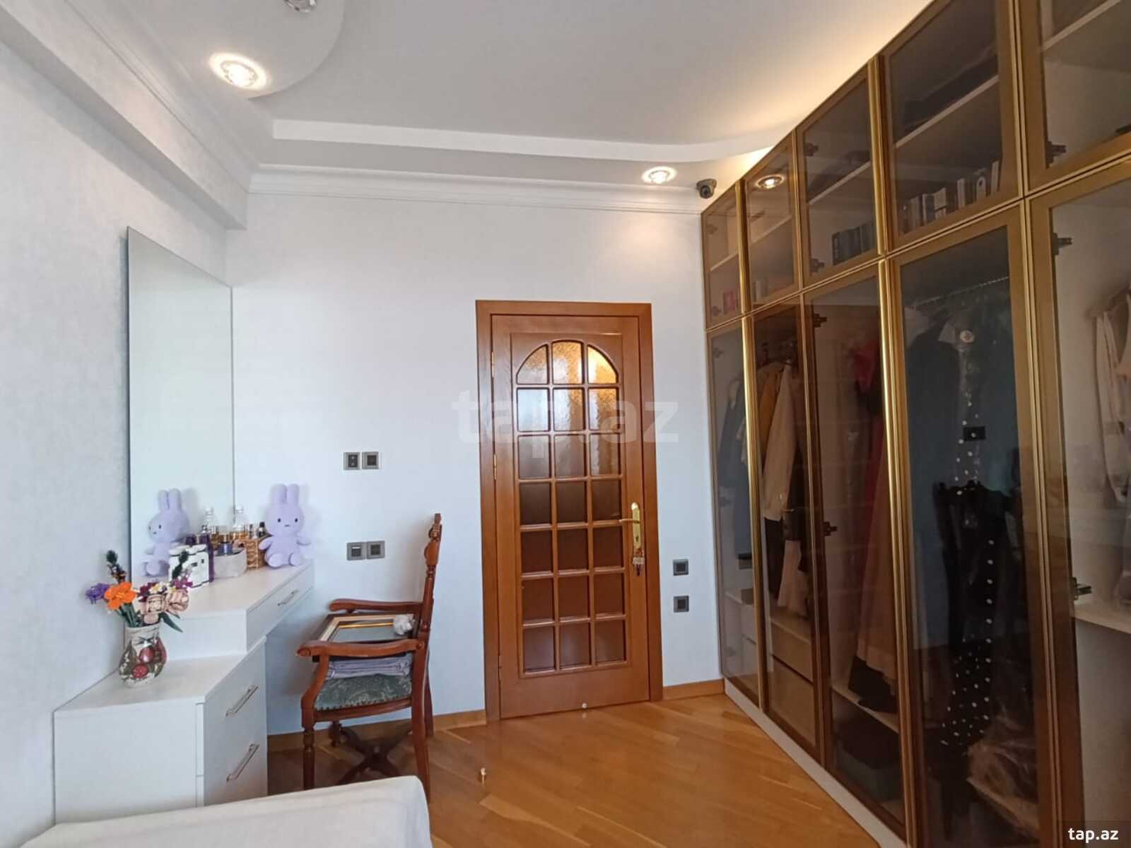4-otaqlı yeni tikili, Mirəli Seyidov küç., 146 m²