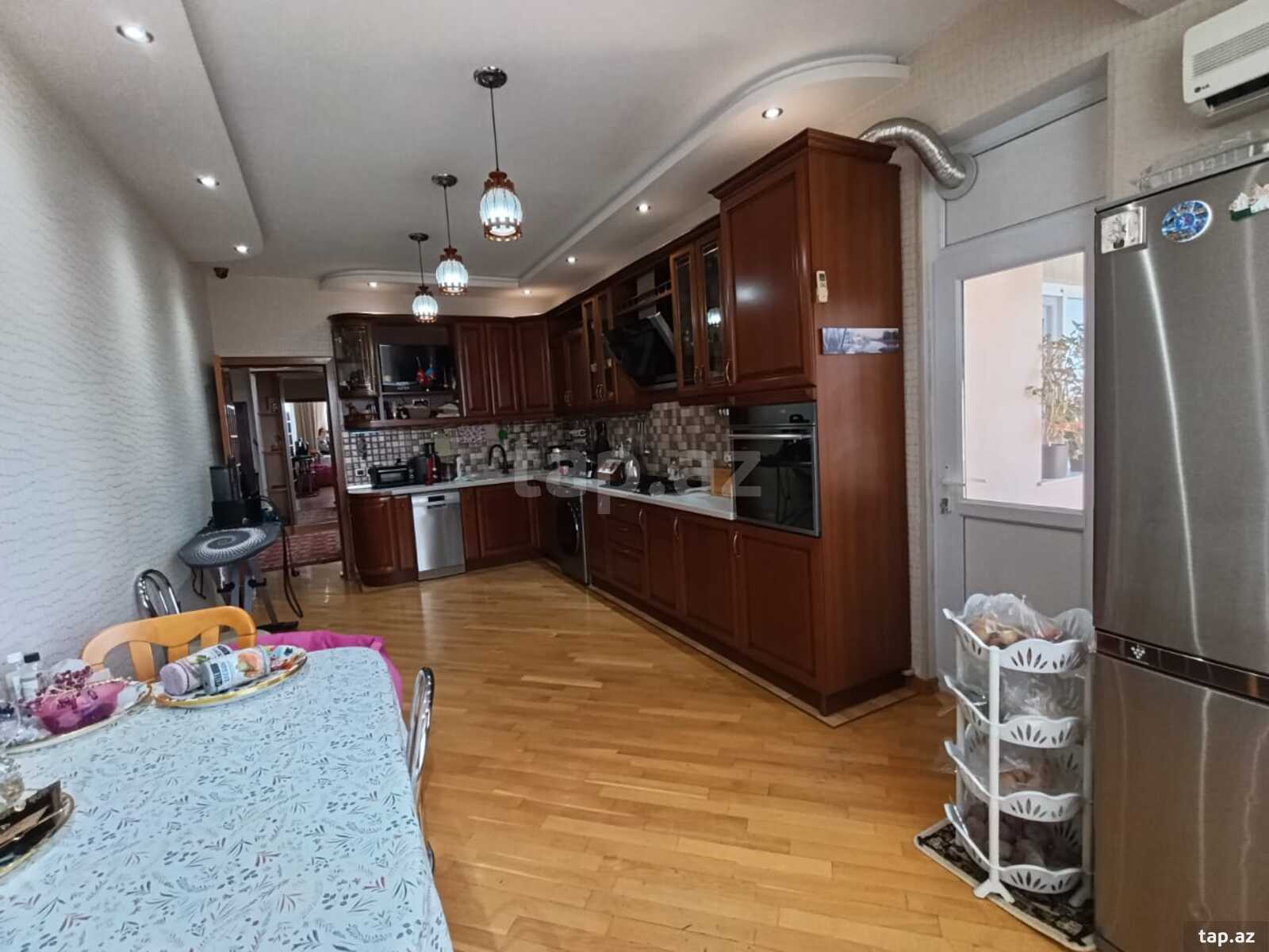 4-otaqlı yeni tikili, Mirəli Seyidov küç., 146 m²
