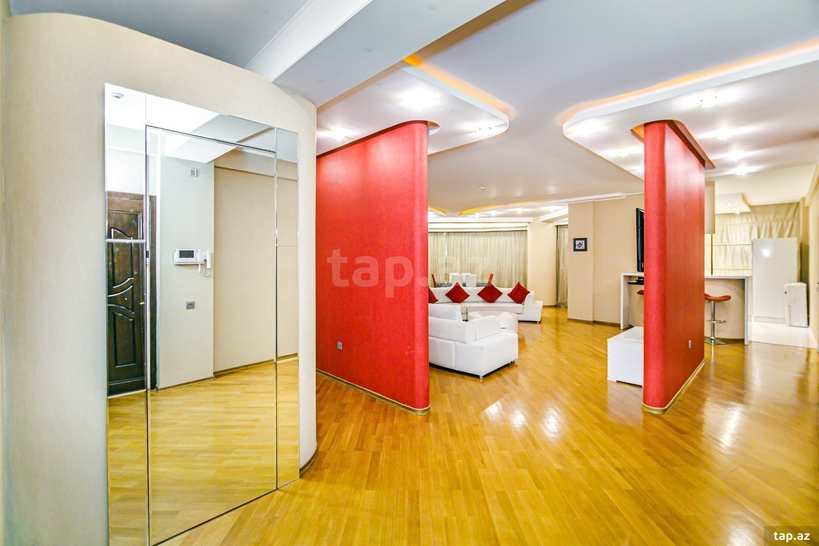 4-otaqlı yeni tikili kirayə verilir, 28 May m., 198 m²