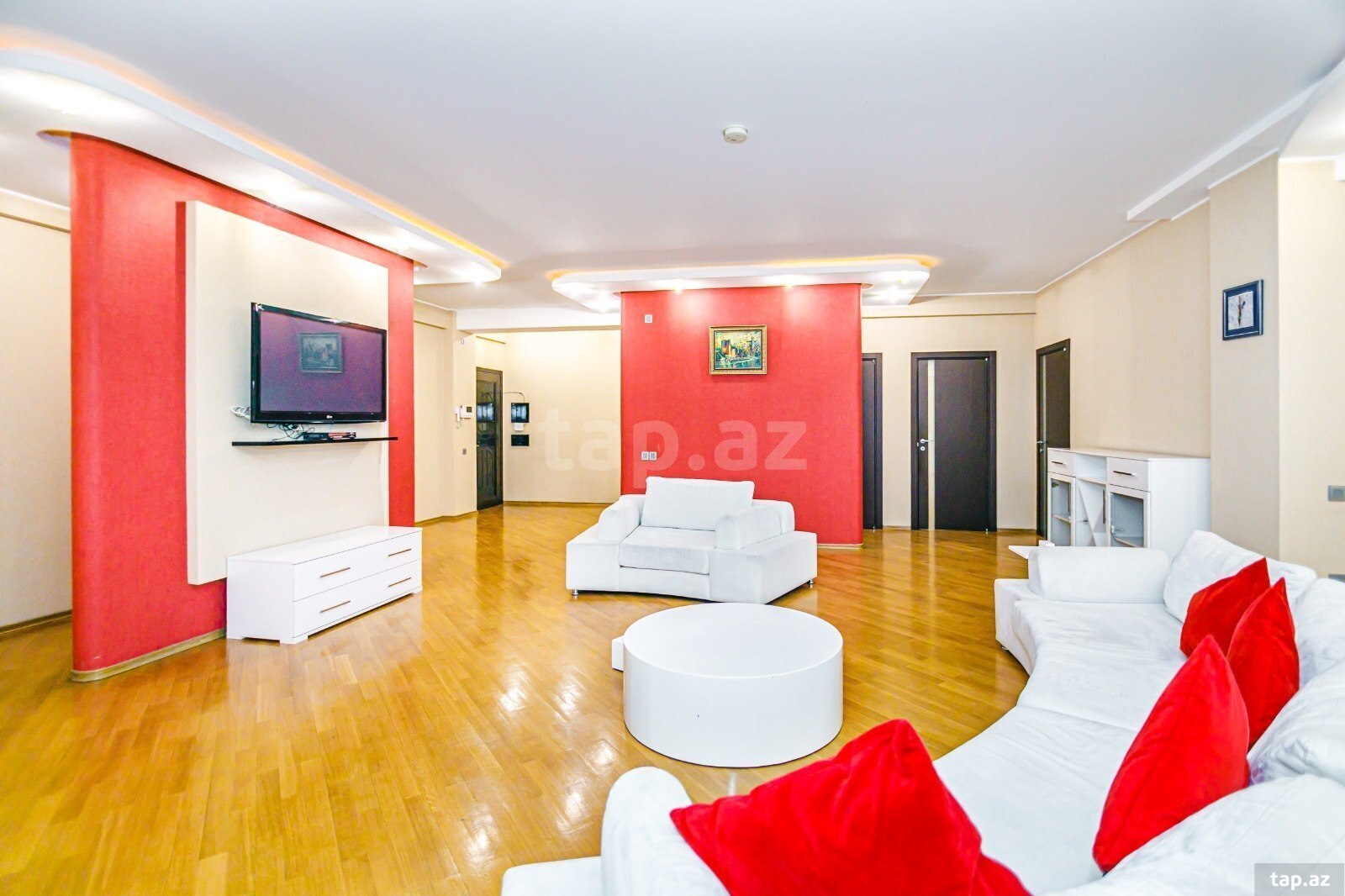 4-otaqlı yeni tikili kirayə verilir, 28 May m., 198 m²