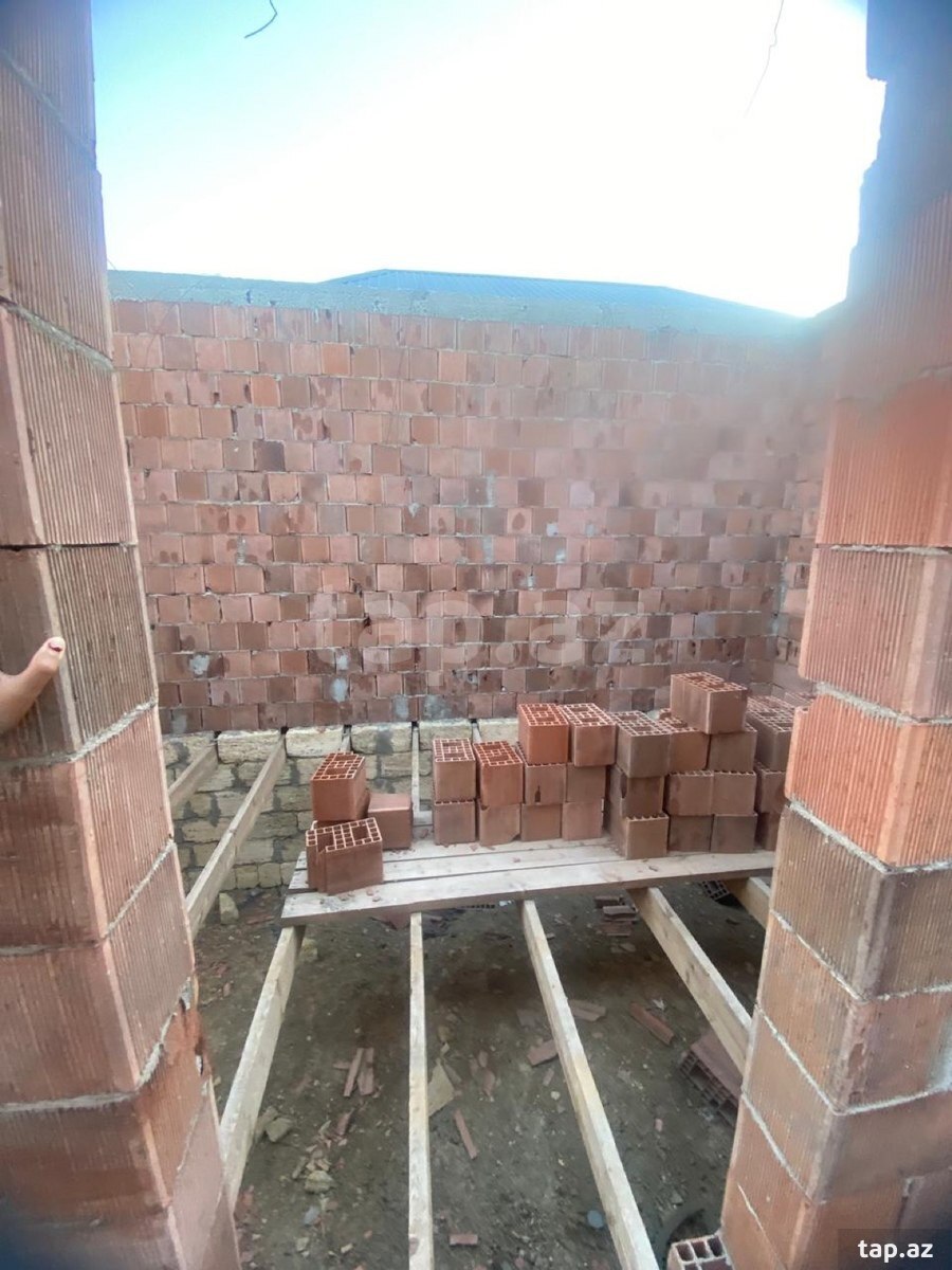 Həyət evi, 28 May qəs.