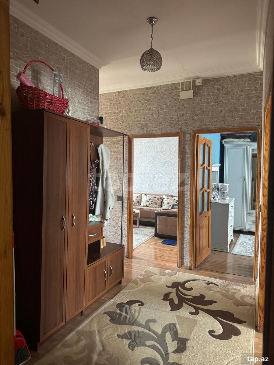 4-otaqlı mənzil, İnşaatçılar m., 82 m²