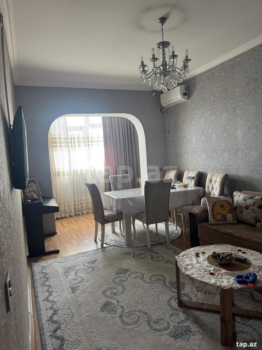4-otaqlı mənzil, İnşaatçılar m., 82 m²