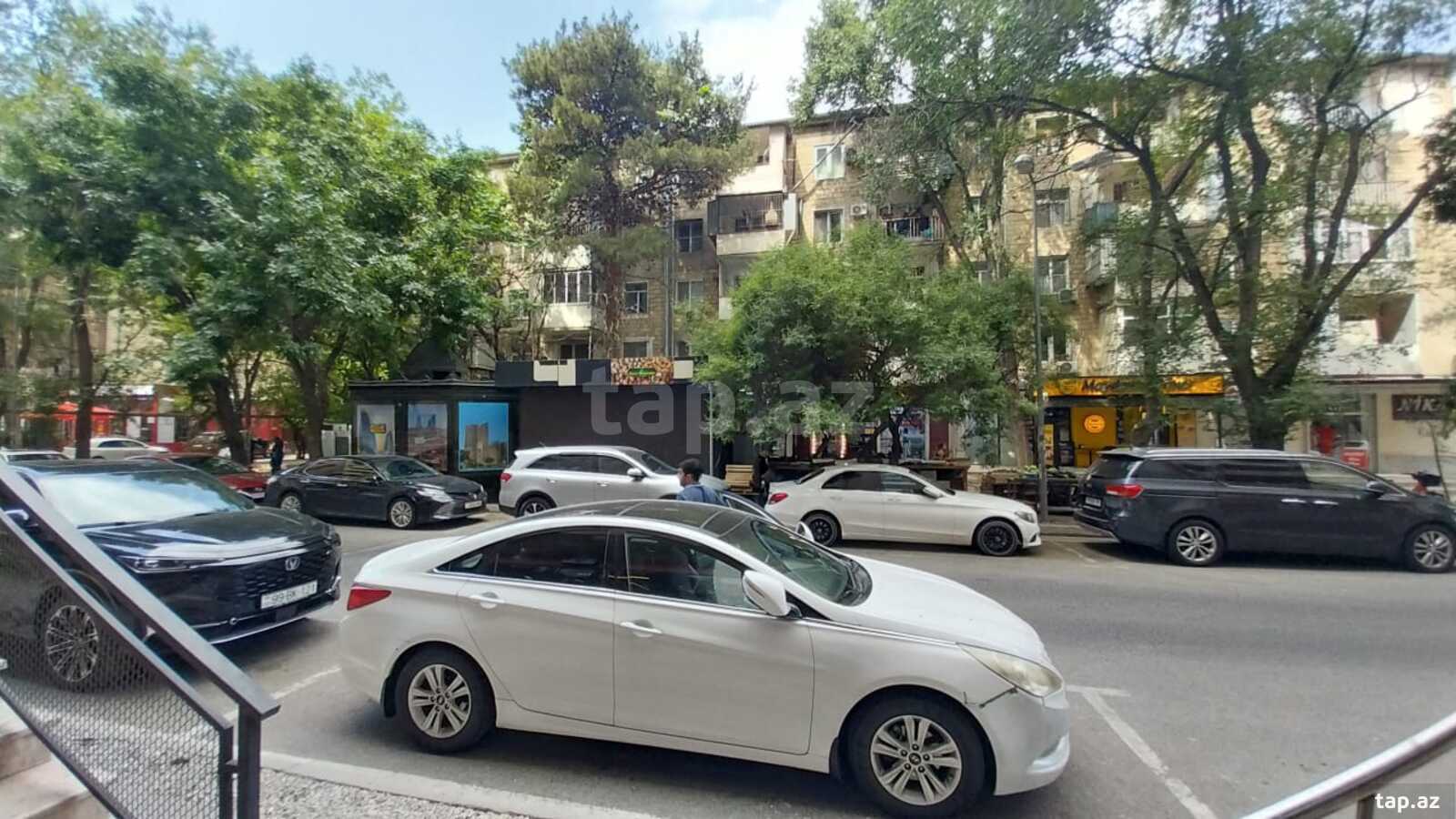 3-otaqlı mənzil, Elmlər Akademiyası m., 75 m²