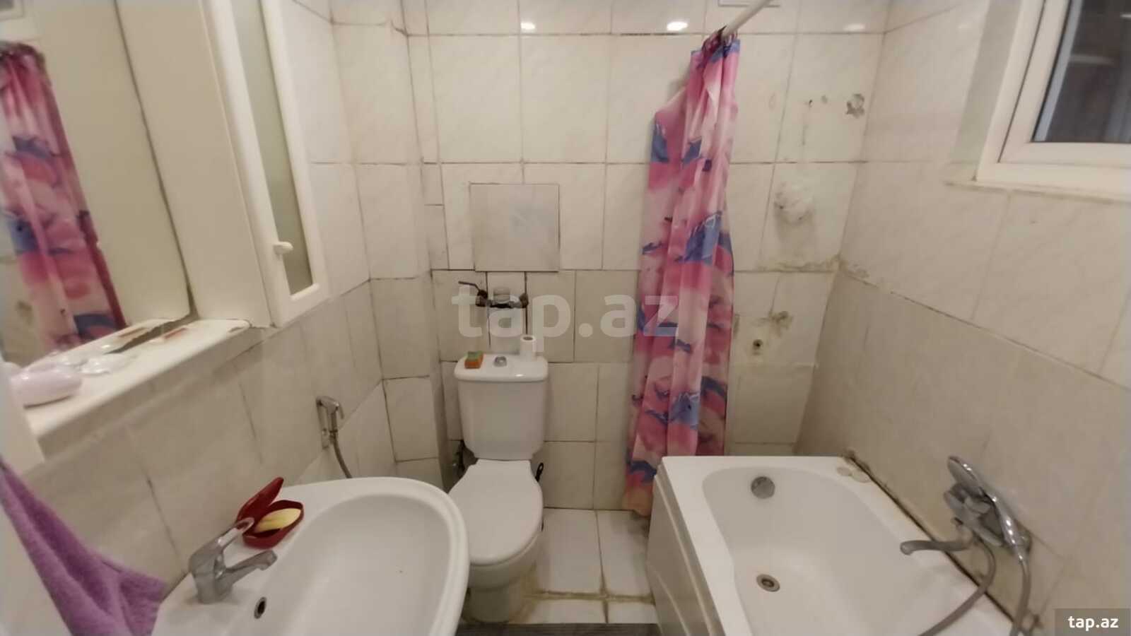 3-otaqlı mənzil, Elmlər Akademiyası m., 75 m²