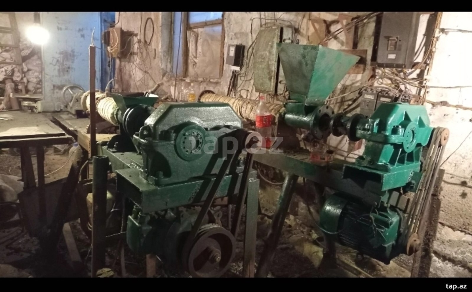 PVX və PVC xammalını presformalara presləmə avadanlığı