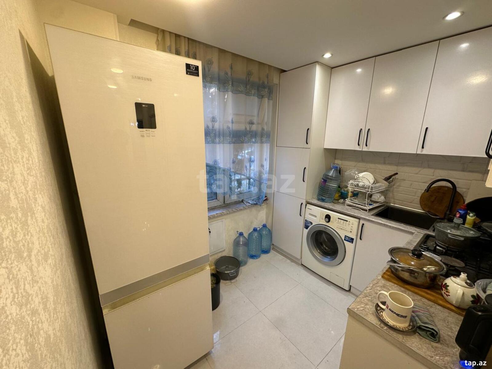 3-otaqlı mənzil, İnşaatçılar m., 65 m²