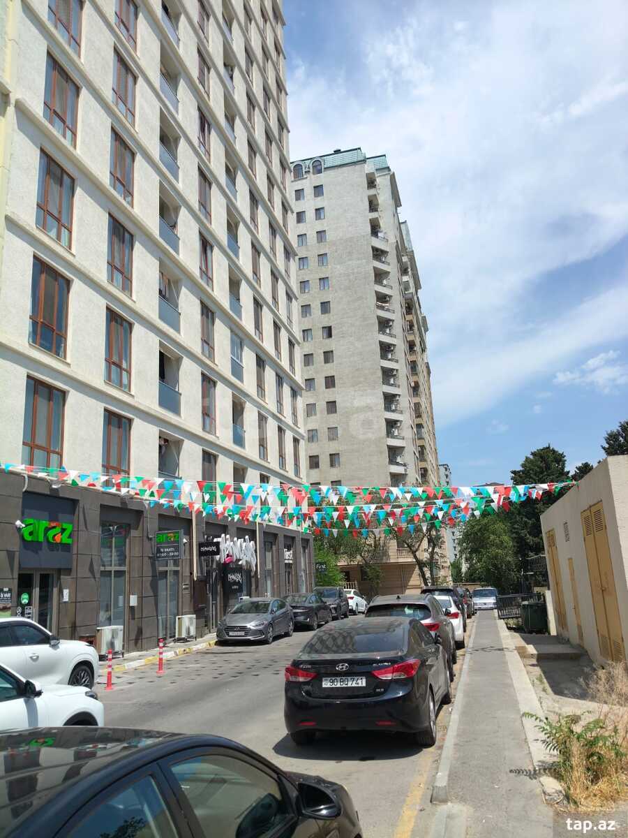3-otaqlı yeni tikili, İnşaatçılar m., 75 m²