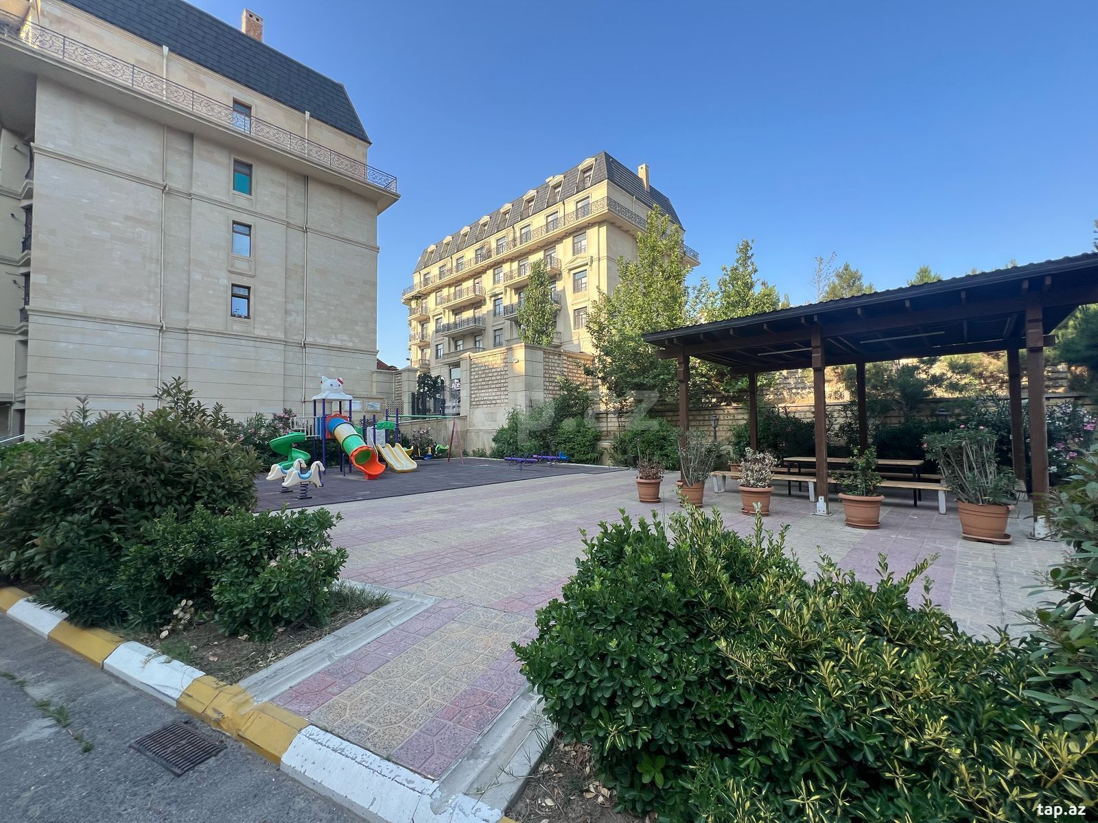 2-otaqlı yeni tikili, Xətai r., 94 m²