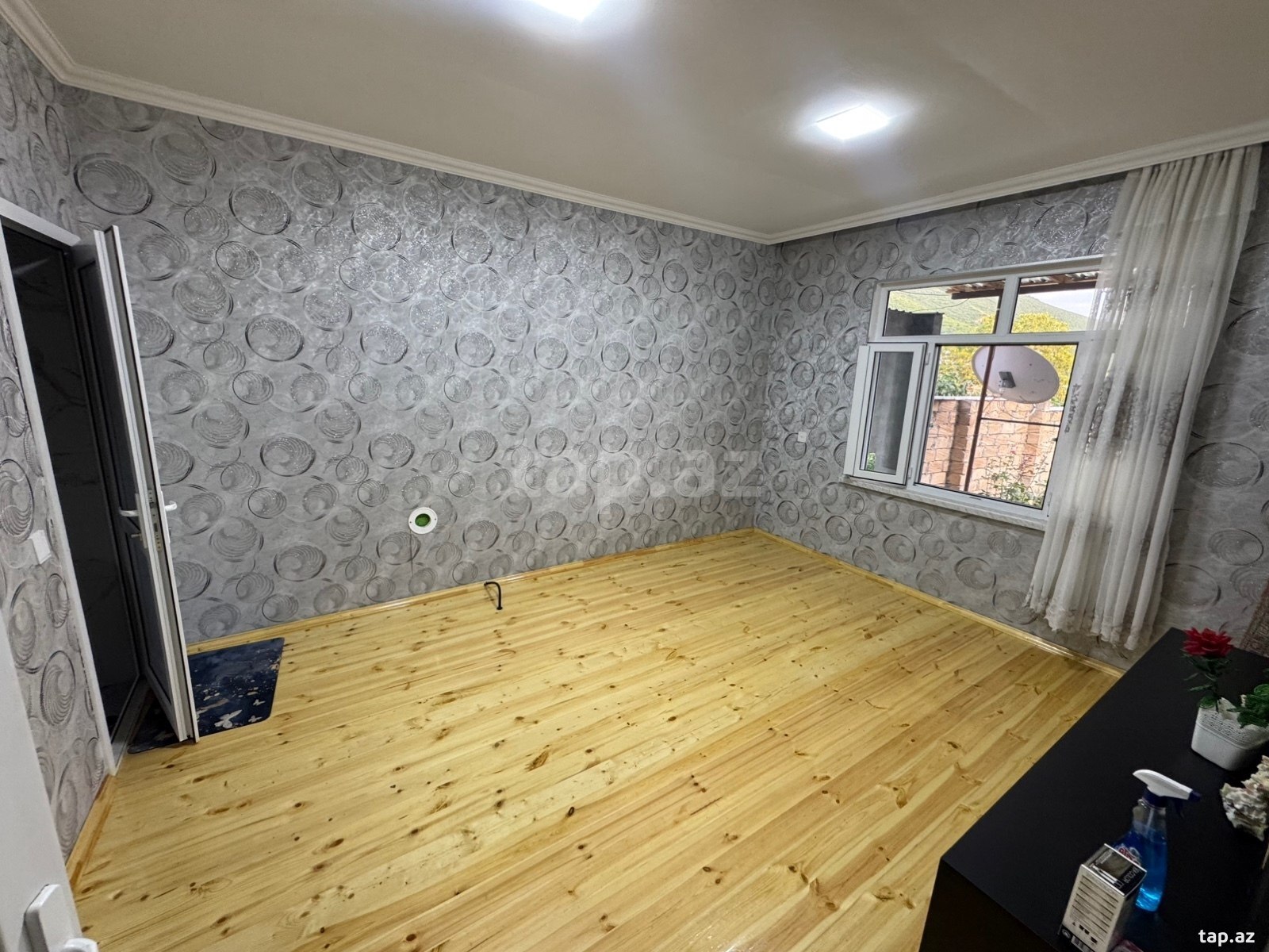 4 otaqlı həyət evi satılır, Şəki