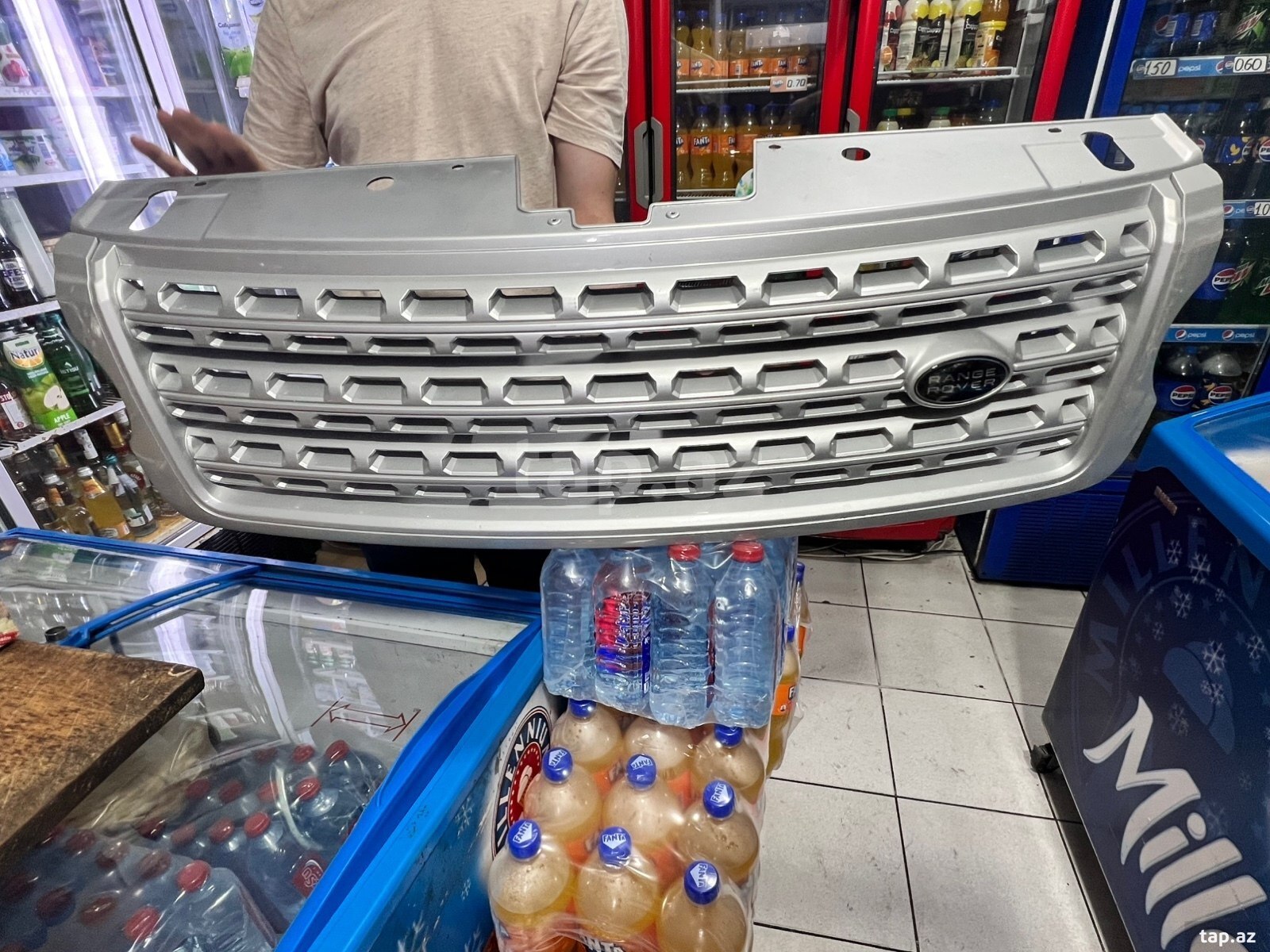 Rang Rover radiator barmaqlığı