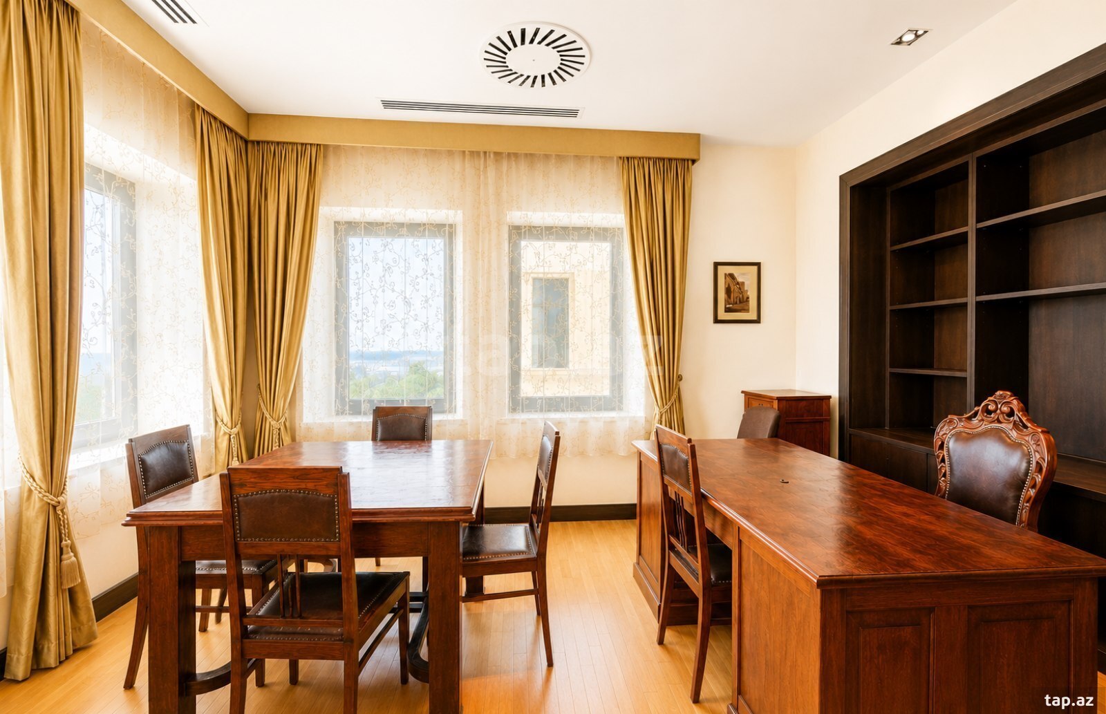 6-otaqlı mənzil, Neftçilər pr., 365 m²