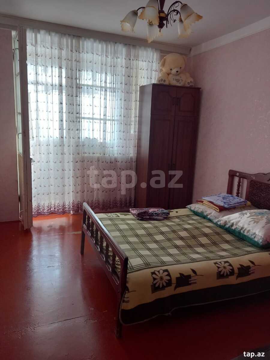 4-otaqlı mənzil, Şəki ş., 105 m²