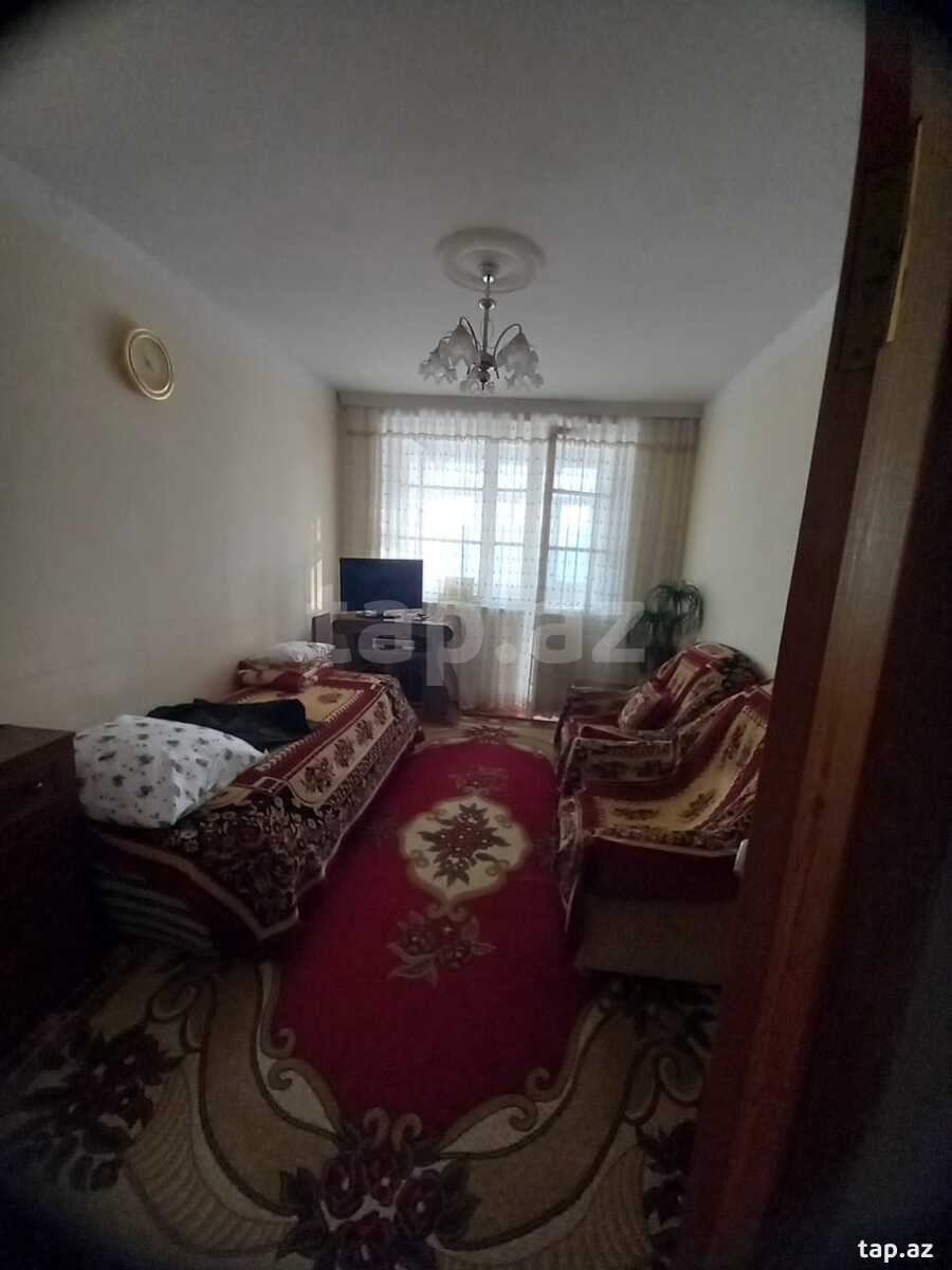 4-otaqlı mənzil, Şəki ş., 105 m²