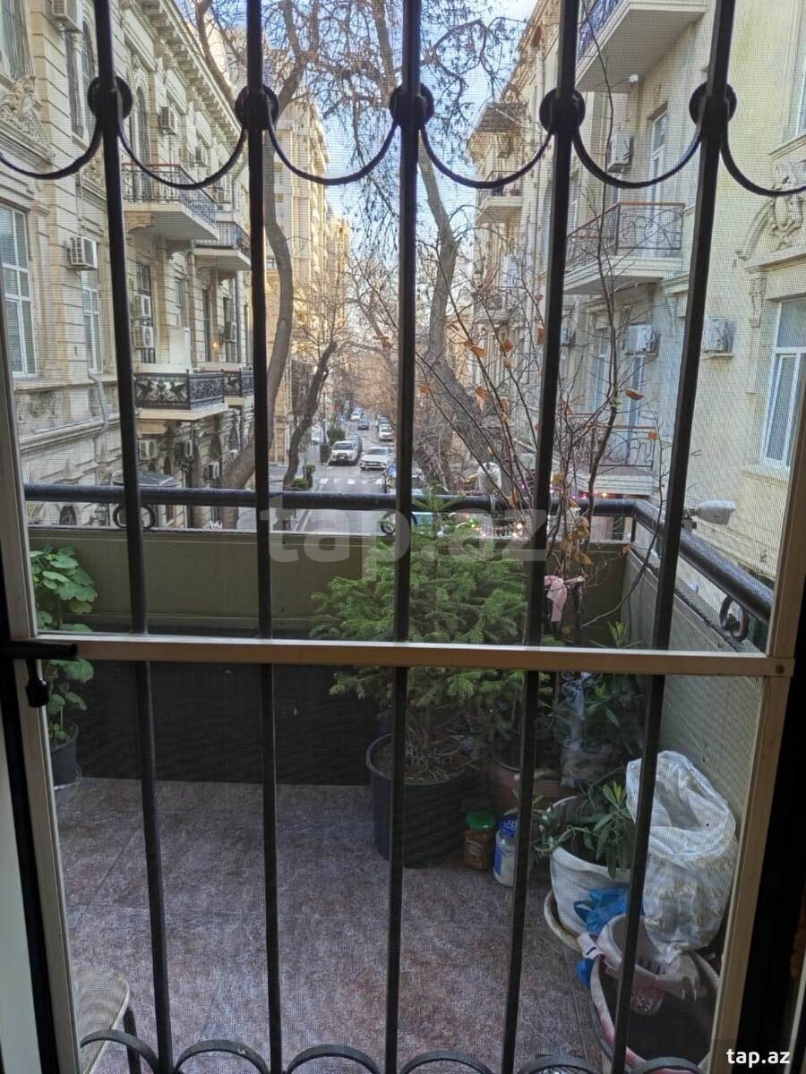 4-otaqlı mənzil, Sahil m., 70 m²