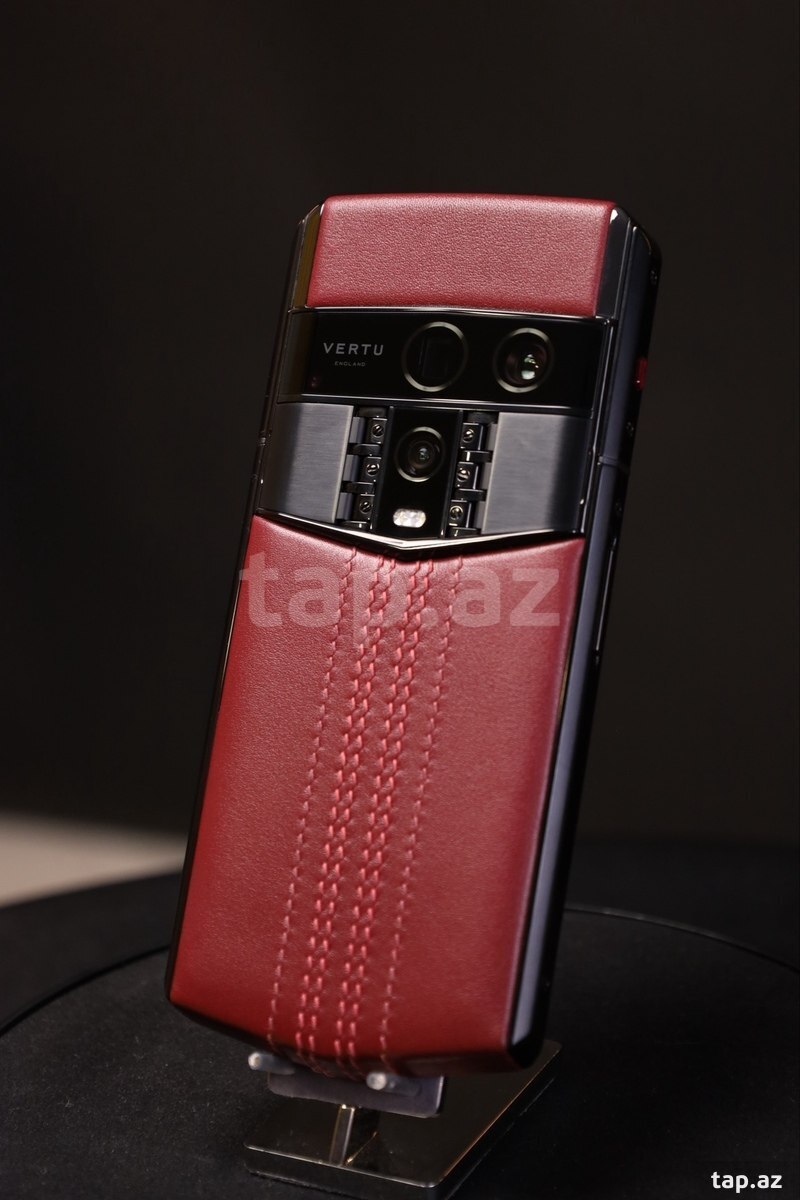 Vertu Agent Q Red Wine 1TB 2026