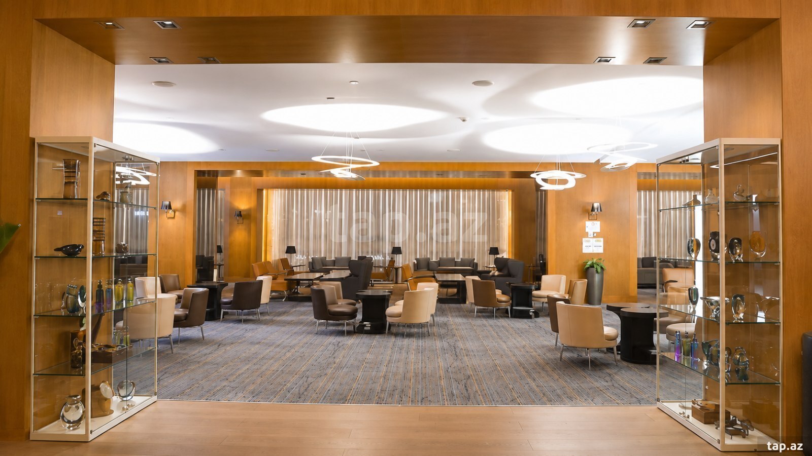 9-otaqlı yeni tikili, Neftçilər pr., 1050 m²
