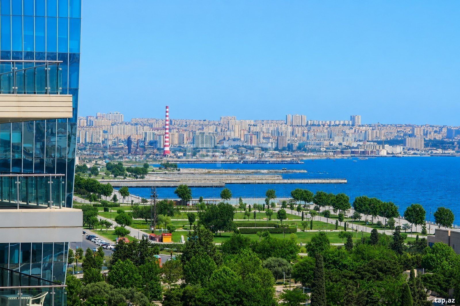 9-otaqlı yeni tikili, Neftçilər pr., 1050 m²