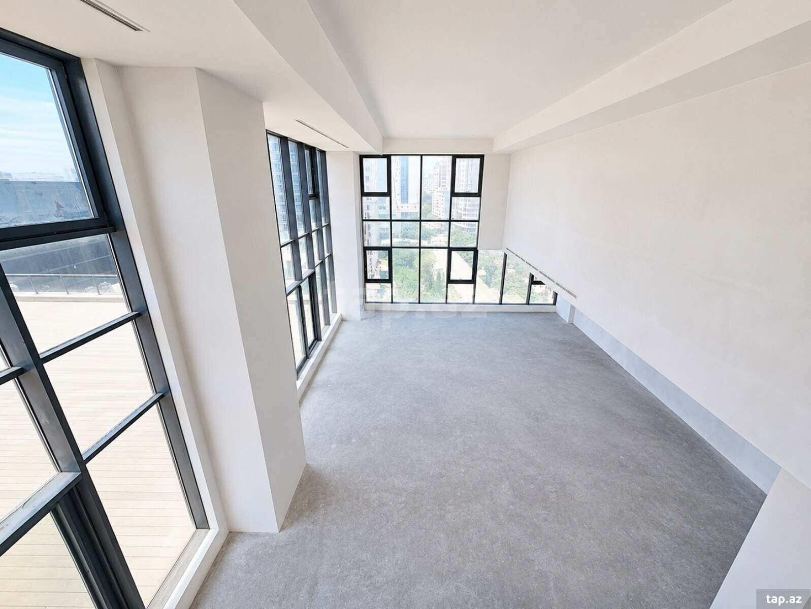 9-otaqlı yeni tikili, Neftçilər pr., 1050 m²