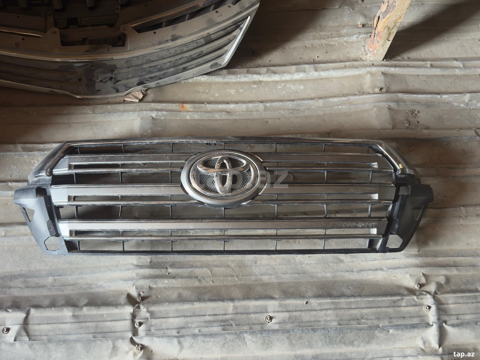 Toyota Land Cruiser ön barmaqlıq