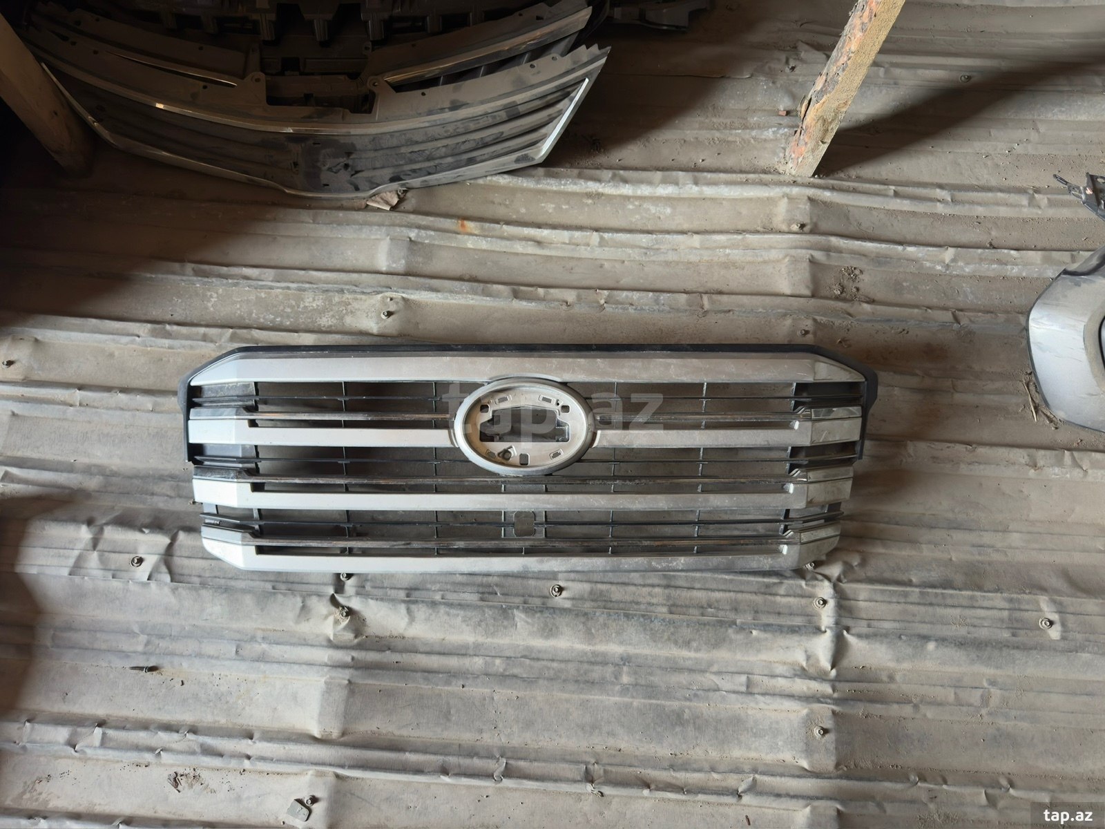 Land Cruiser radiator barmaqlığı