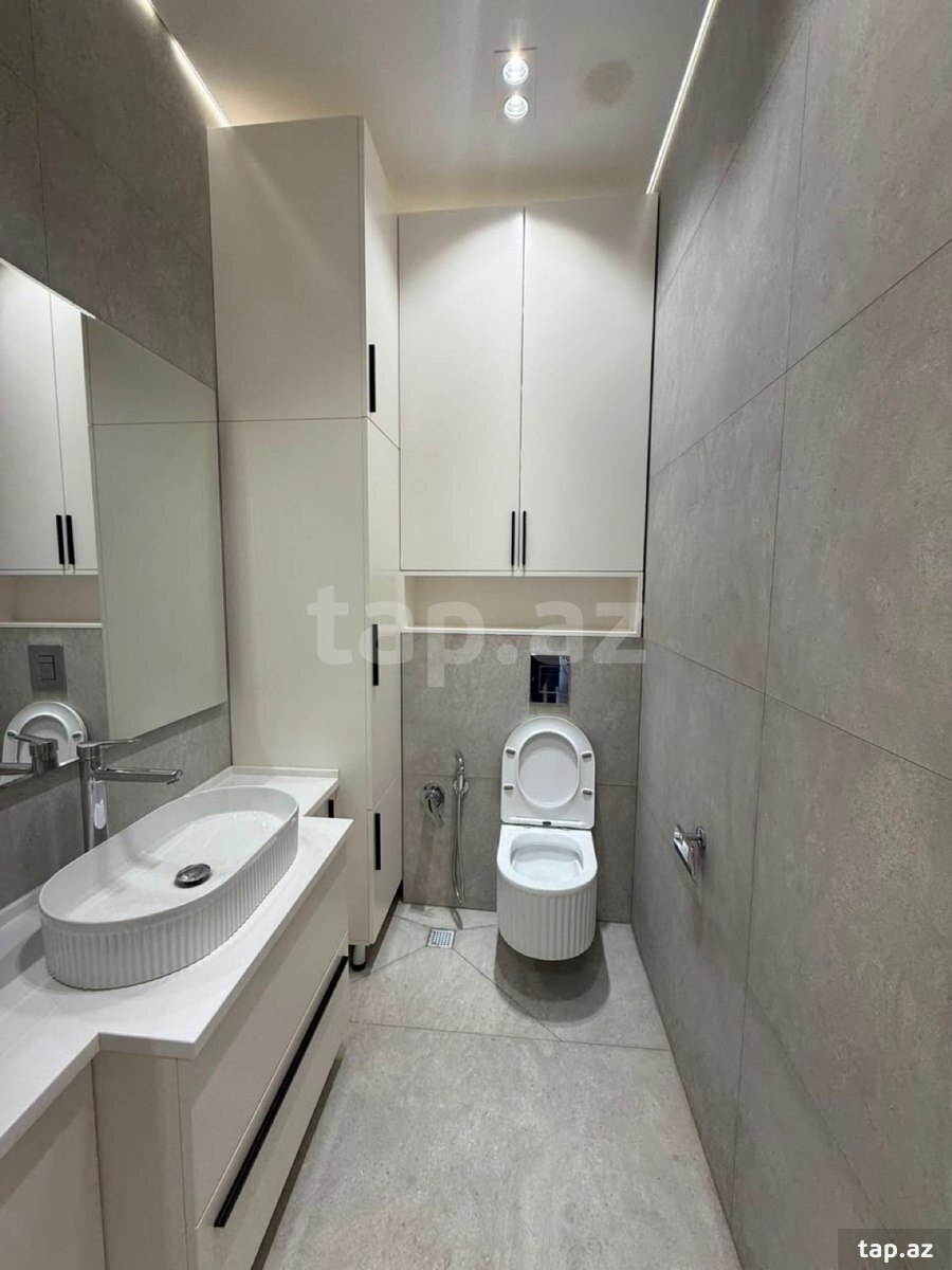 3-otaqlı yeni tikili, Elmlər Akademiyası m., 148 m²