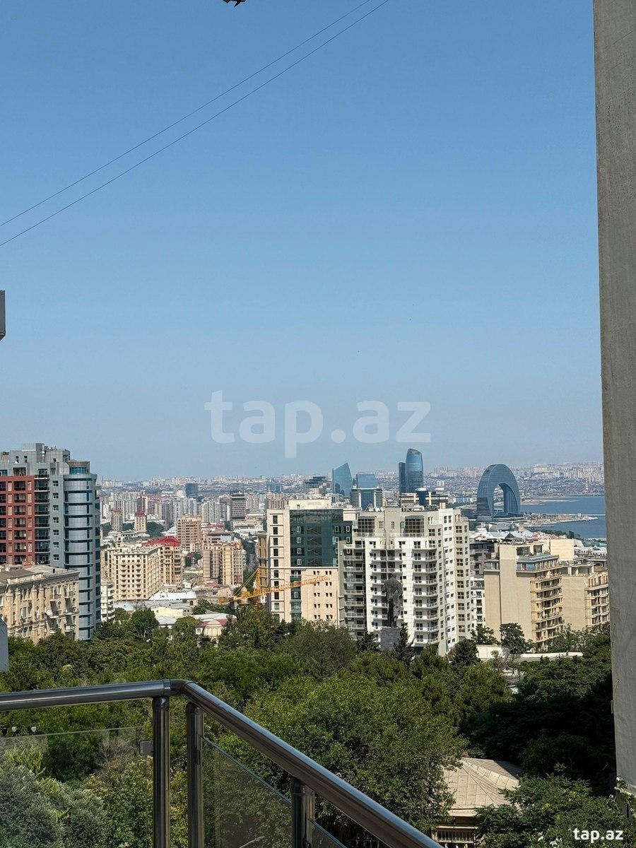 3-otaqlı yeni tikili, Elmlər Akademiyası m., 148 m²