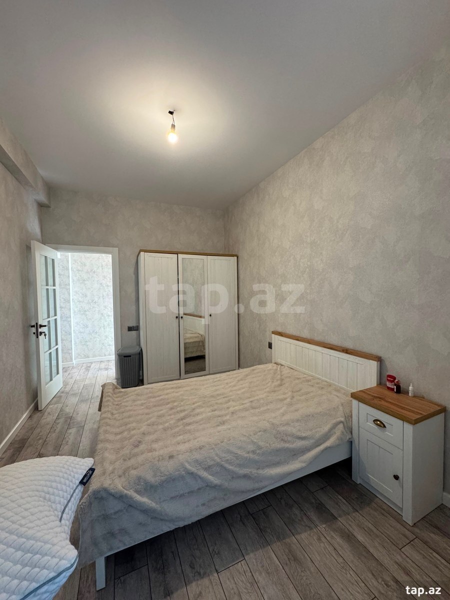 3-otaqlı yeni tikili, Elmlər Akademiyası m., 130 m²