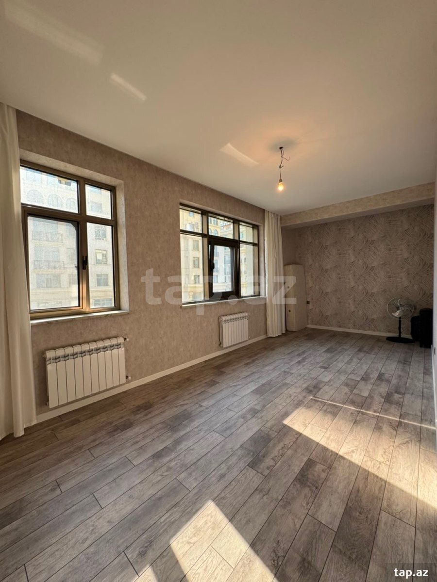 3-otaqlı yeni tikili, Elmlər Akademiyası m., 130 m²